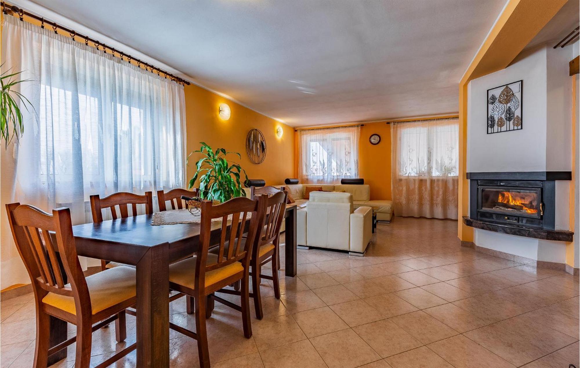 Lovely Home In Sisan With Outdoor Swimming Pool Luaran gambar